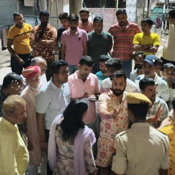 संभागीय आयुक्त देर रात निकली शहरी परकोटे के राउंड पर