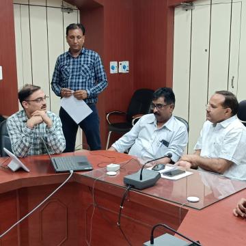 जिले के 1031 वरिष्ठ नागरिक रेल मार्ग से तथा 206 यात्री हवाई मार्ग से करेंगे तीर्थ यात्रा